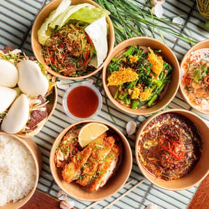 sugarcane coogee restaurant birdeye shot of food dishes