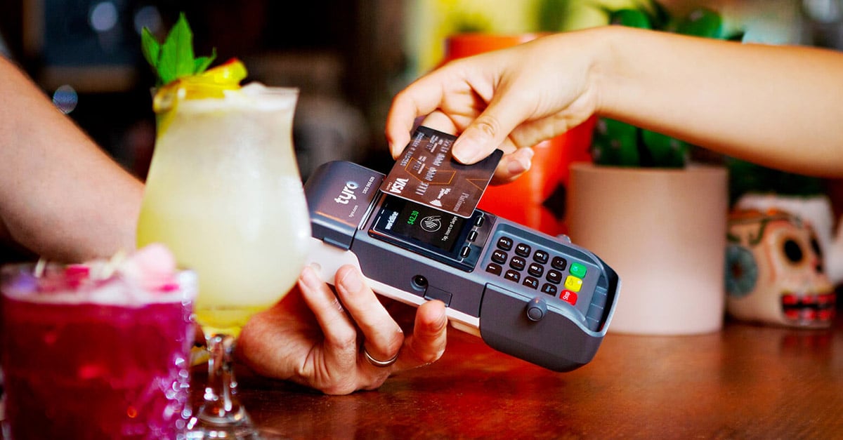 A customer paying for their drinks using a Tyro  Mobile EFTPOS